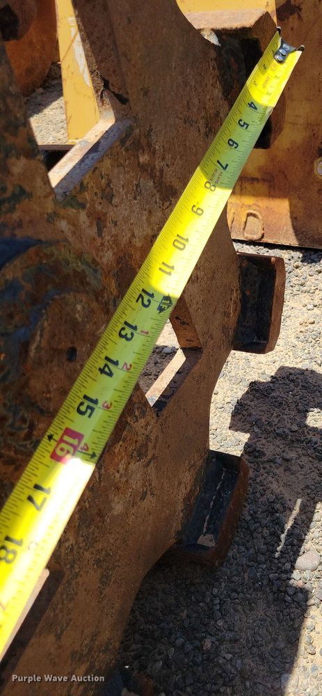 image for item DX7058 Caterpillar 22