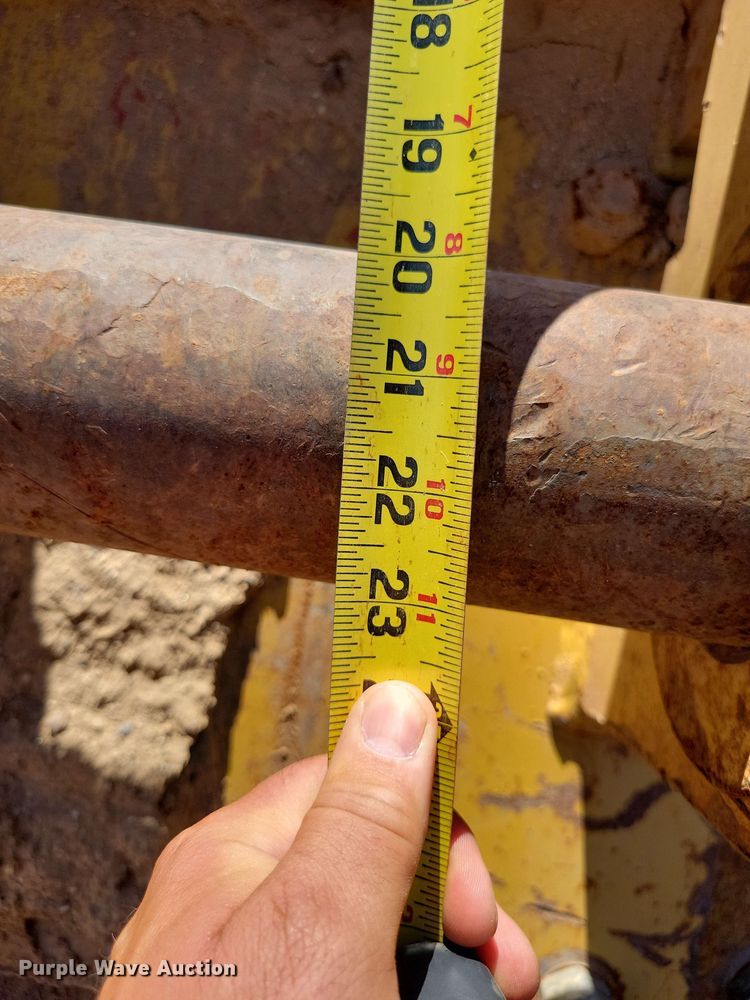 image for item DX7062 Caterpillar 36