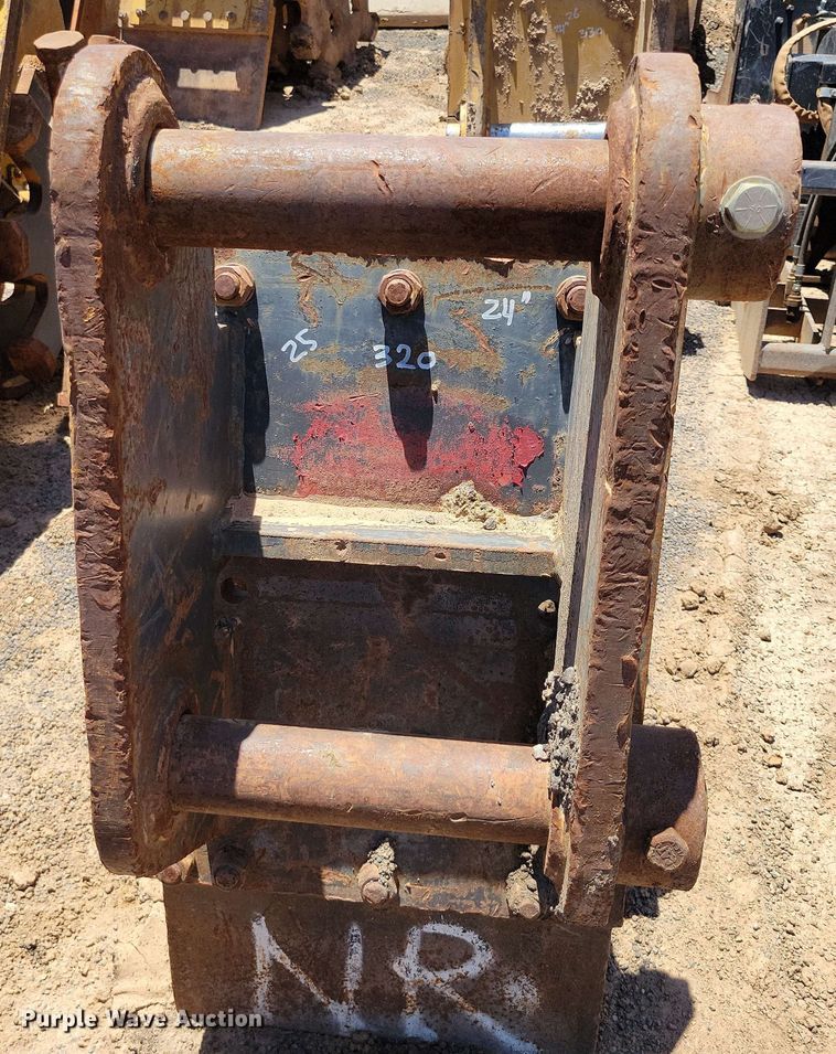 image for item DX7064 SUI 24EXCS compaction wheel