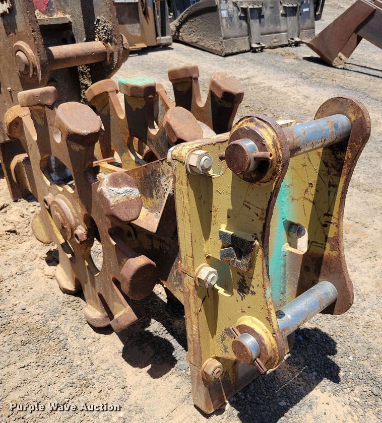 image for item DX7065 Rockland CAT450F compaction wheel