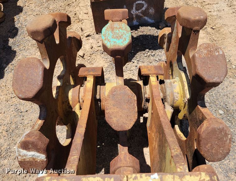 image for item DX7065 Rockland CAT450F compaction wheel