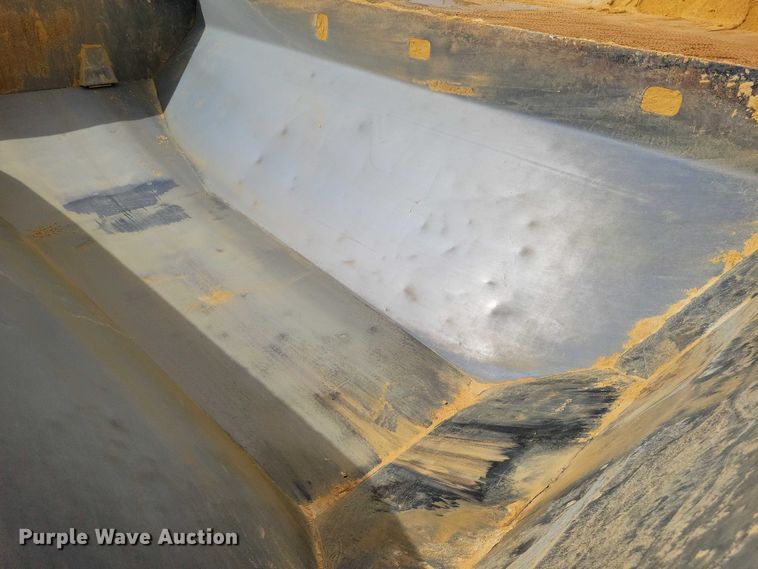 image for item DX7103 2006 Caterpillar 740 articulated haul truck