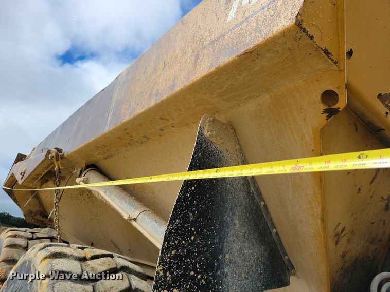 image for item DX7103 2006 Caterpillar 740 articulated haul truck