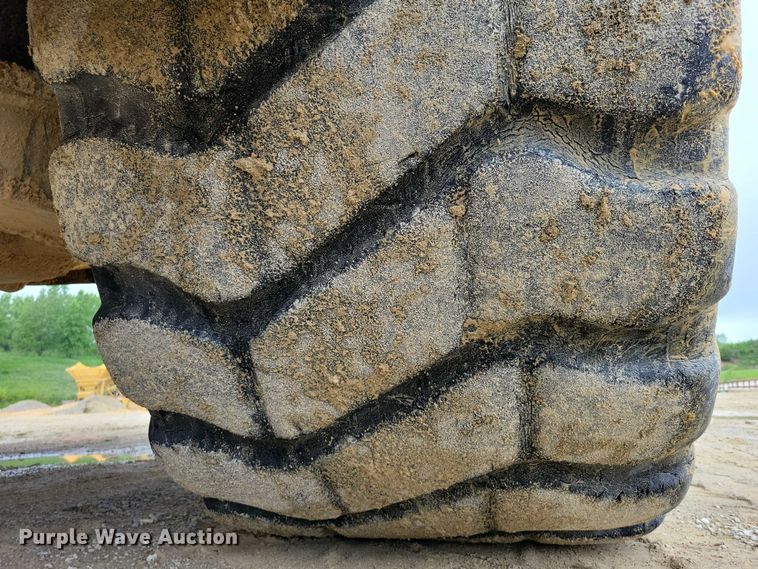 image for item DX7103 2006 Caterpillar 740 articulated haul truck