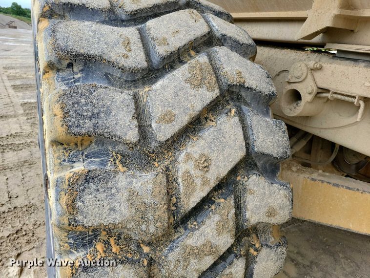 image for item DX7103 2006 Caterpillar 740 articulated haul truck