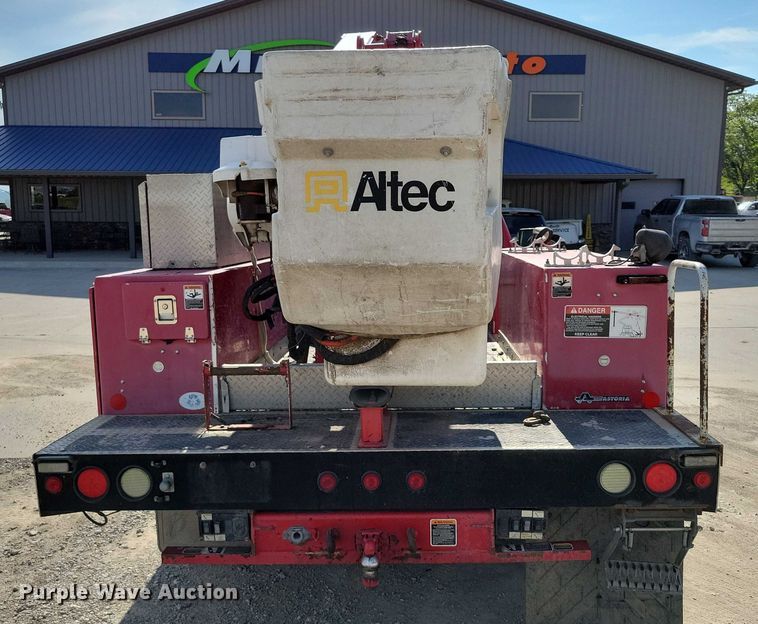 image for item DX7124 2009 Ford F550 Super Duty bucket truck