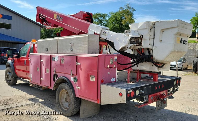 image for item DX7124 2009 Ford F550 Super Duty bucket truck