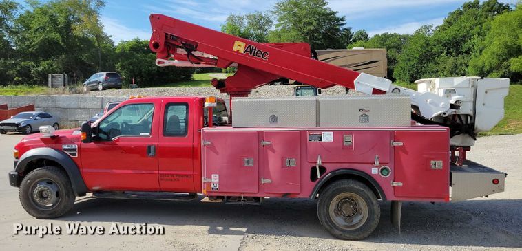image for item DX7124 2009 Ford F550 Super Duty bucket truck