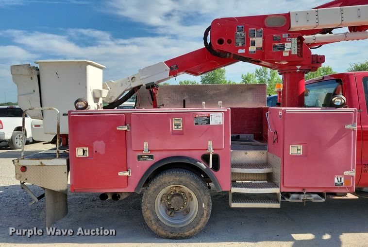 image for item DX7124 2009 Ford F550 Super Duty bucket truck