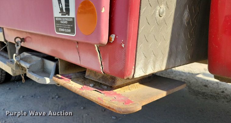 image for item DX7124 2009 Ford F550 Super Duty bucket truck