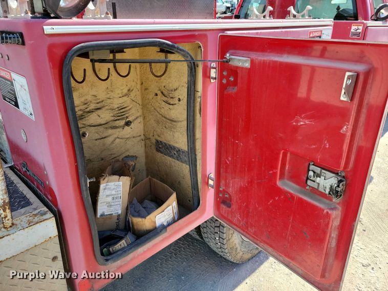 image for item DX7124 2009 Ford F550 Super Duty bucket truck