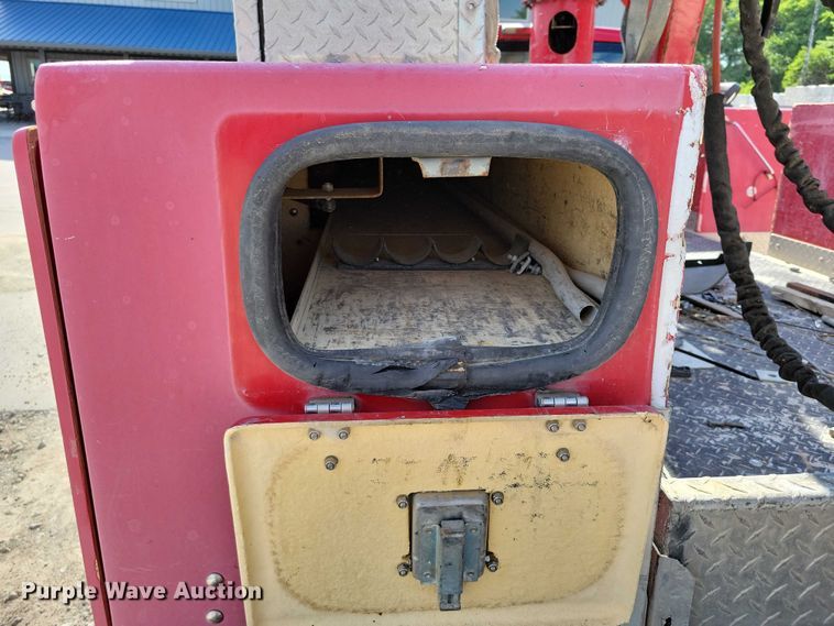 image for item DX7124 2009 Ford F550 Super Duty bucket truck