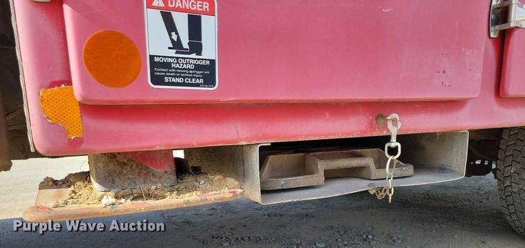 image for item DX7124 2009 Ford F550 Super Duty bucket truck