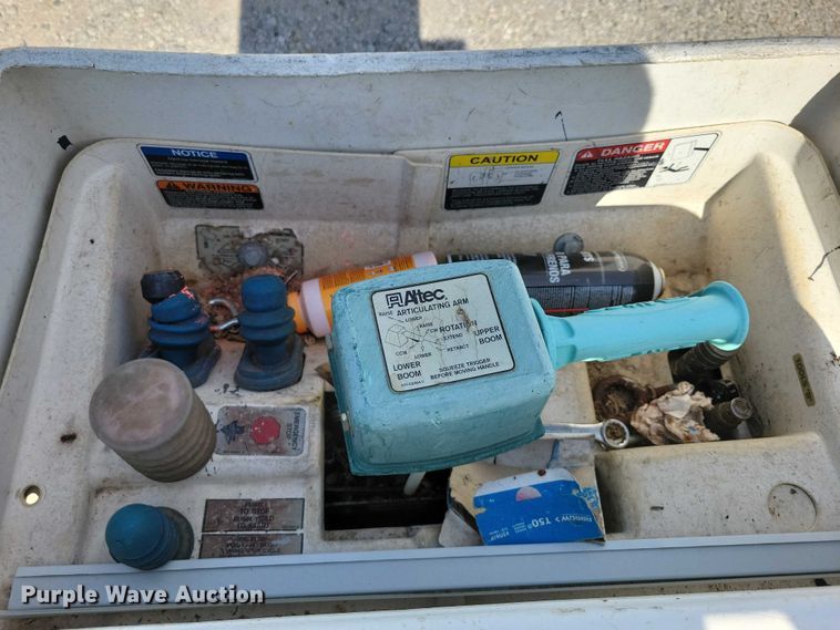 image for item DX7124 2009 Ford F550 Super Duty bucket truck