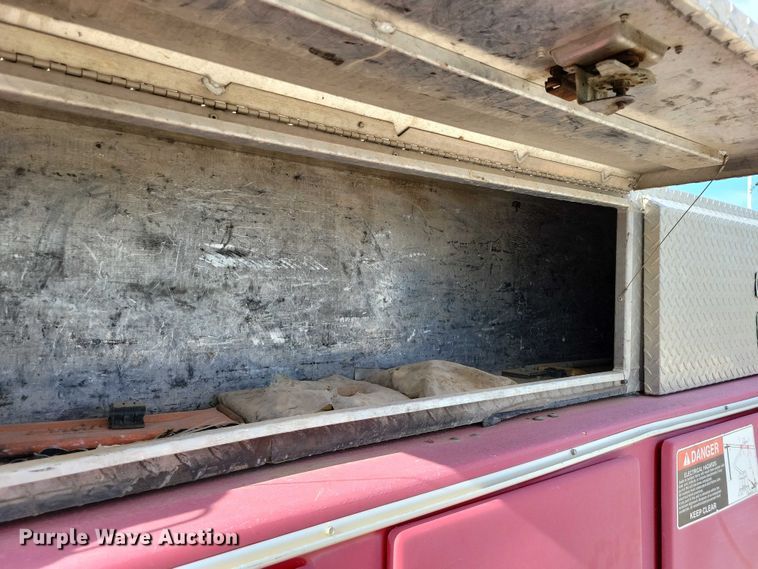 image for item DX7124 2009 Ford F550 Super Duty bucket truck