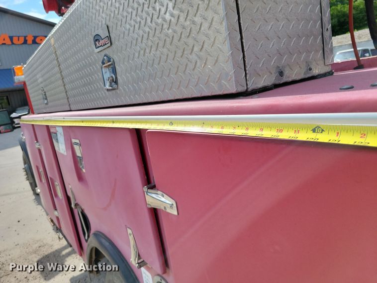 image for item DX7124 2009 Ford F550 Super Duty bucket truck