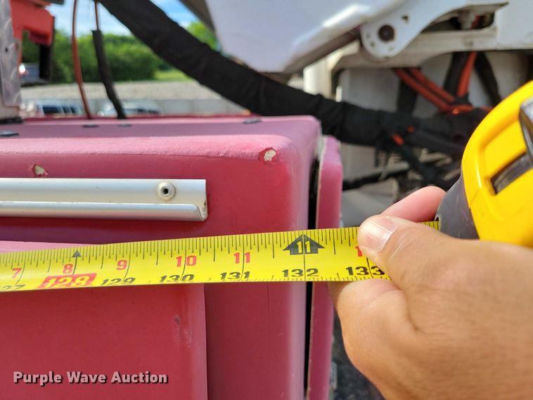 image for item DX7124 2009 Ford F550 Super Duty bucket truck