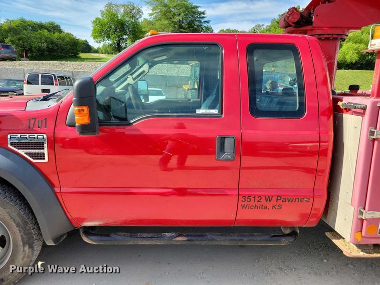image for item DX7124 2009 Ford F550 Super Duty bucket truck