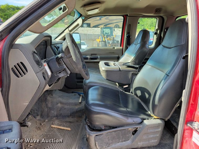 image for item DX7124 2009 Ford F550 Super Duty bucket truck