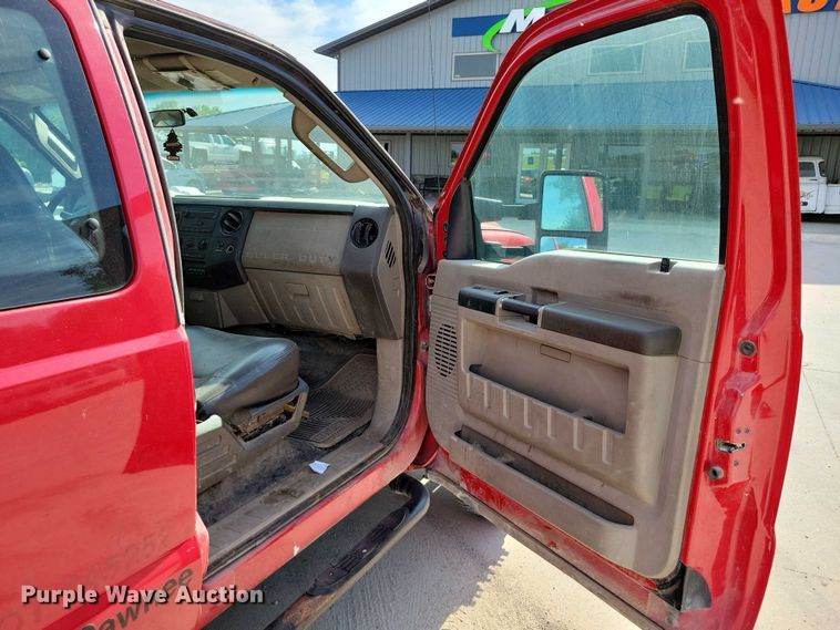 image for item DX7124 2009 Ford F550 Super Duty bucket truck