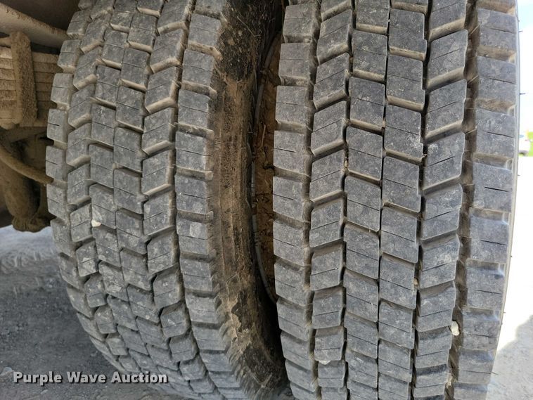 image for item DX7124 2009 Ford F550 Super Duty bucket truck