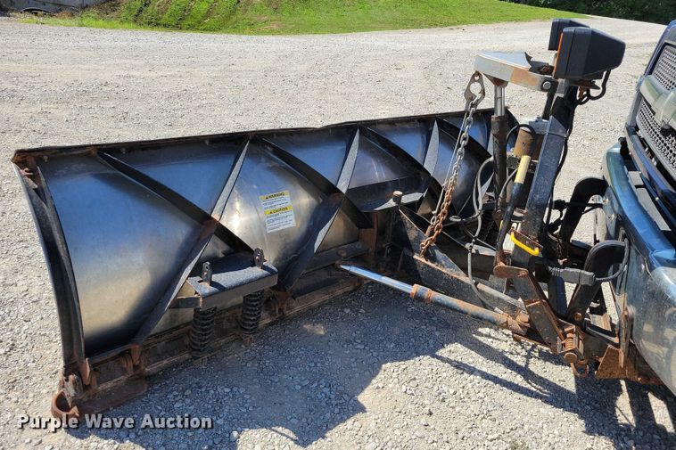 image for item DX7126 2005 Chevrolet C4500 Crew Cab dump truck