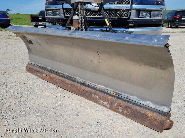 image for item DX7126 2005 Chevrolet C4500 Crew Cab dump truck