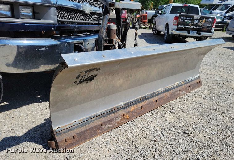 image for item DX7126 2005 Chevrolet C4500 Crew Cab dump truck