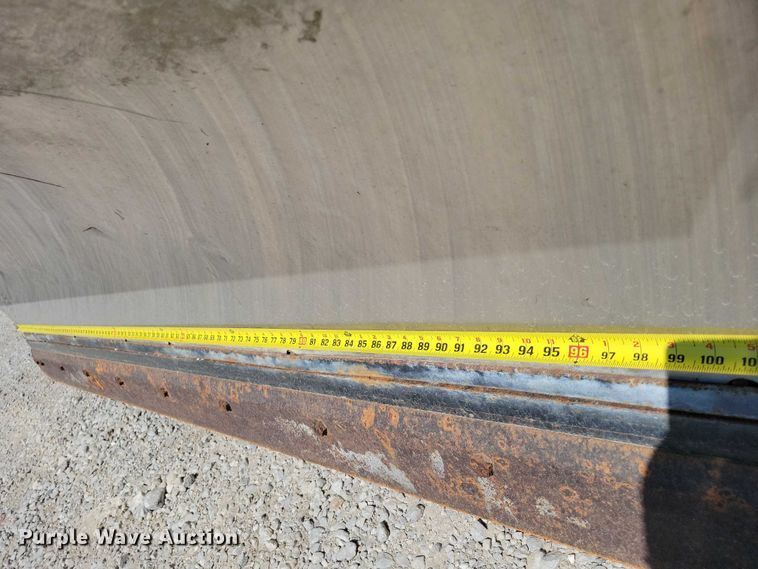 image for item DX7126 2005 Chevrolet C4500 Crew Cab dump truck