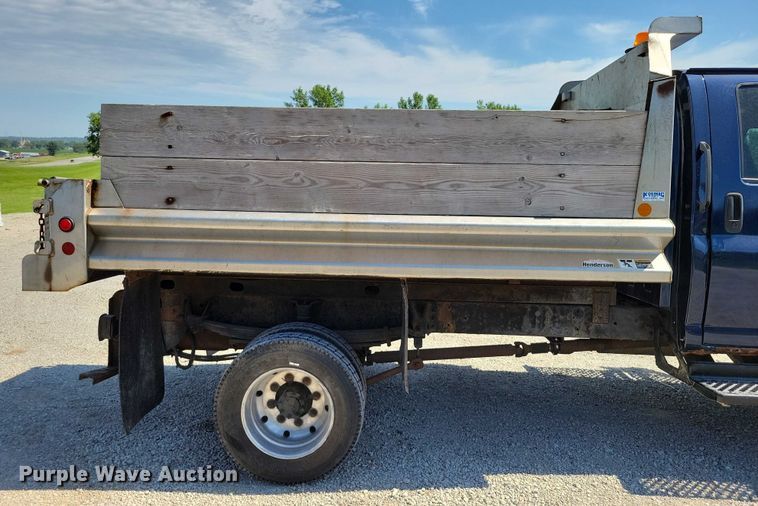 image for item DX7126 2005 Chevrolet C4500 Crew Cab dump truck