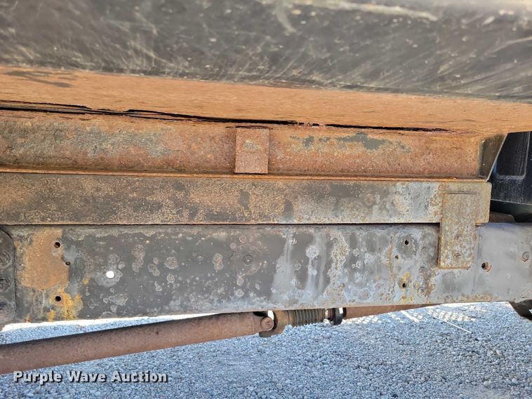 image for item DX7126 2005 Chevrolet C4500 Crew Cab dump truck