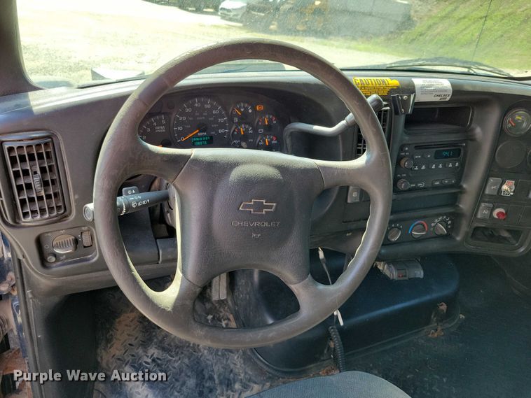 image for item DX7126 2005 Chevrolet C4500 Crew Cab dump truck