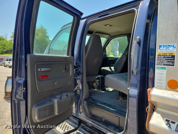 image for item DX7126 2005 Chevrolet C4500 Crew Cab dump truck