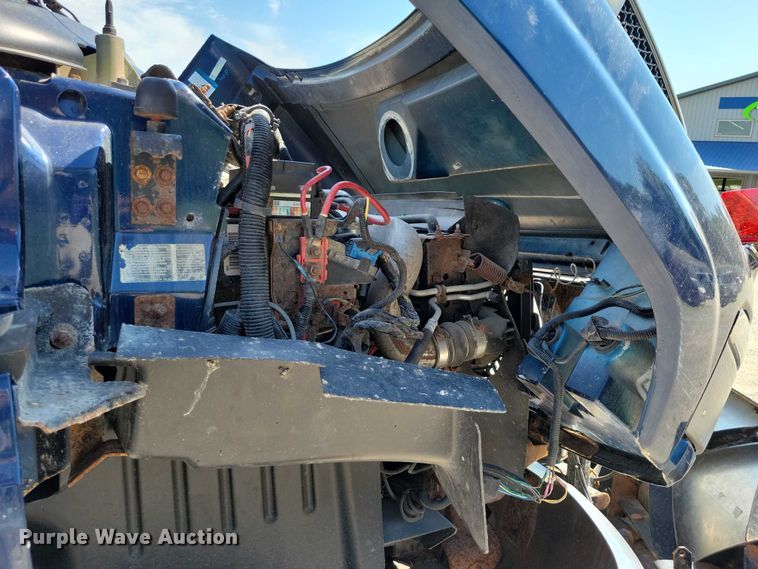 image for item DX7126 2005 Chevrolet C4500 Crew Cab dump truck