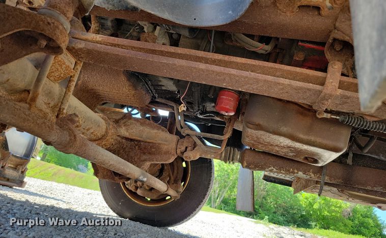 image for item DX7126 2005 Chevrolet C4500 Crew Cab dump truck