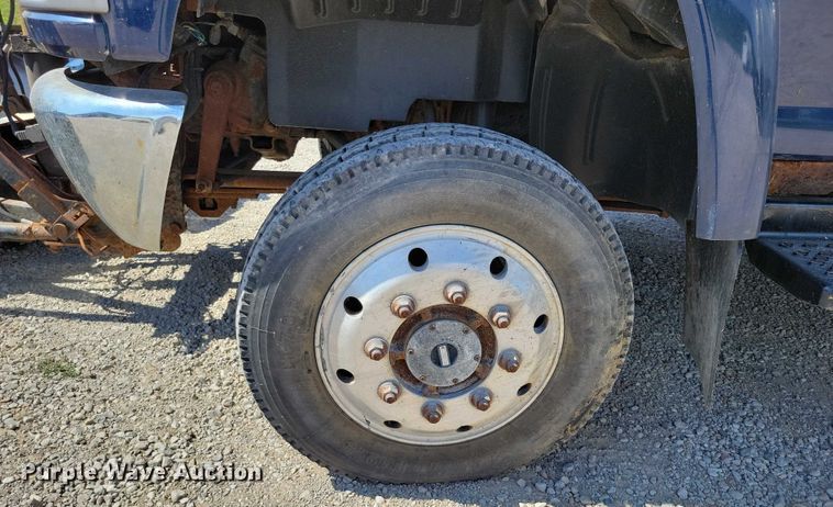 image for item DX7126 2005 Chevrolet C4500 Crew Cab dump truck