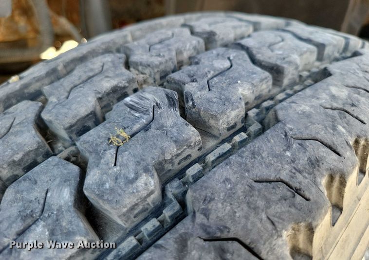 image for item DX7126 2005 Chevrolet C4500 Crew Cab dump truck