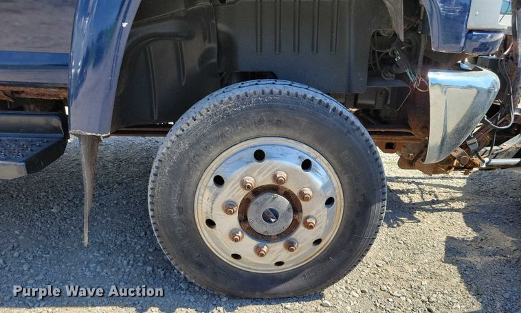 image for item DX7126 2005 Chevrolet C4500 Crew Cab dump truck