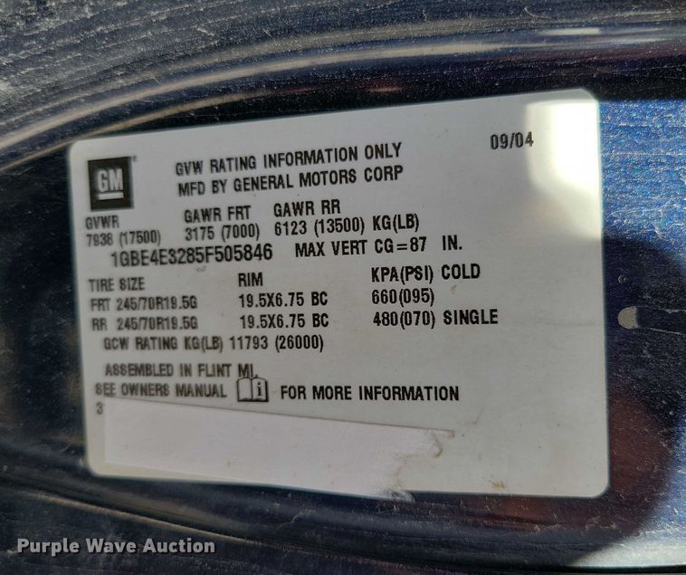 image for item DX7126 2005 Chevrolet C4500 Crew Cab dump truck