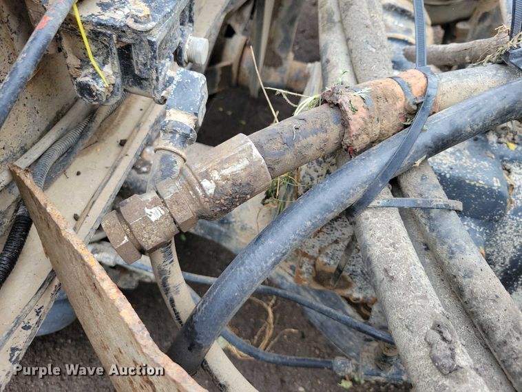 image for item DX7186 1995 Mack RD690S truck cab and chassis