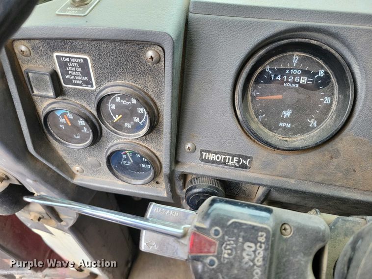 image for item DX7186 1995 Mack RD690S truck cab and chassis