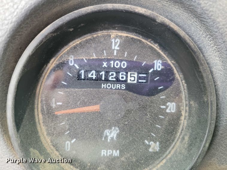 image for item DX7186 1995 Mack RD690S truck cab and chassis