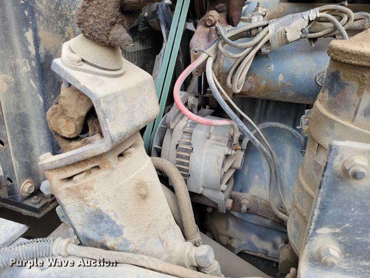 image for item DX7186 1995 Mack RD690S truck cab and chassis