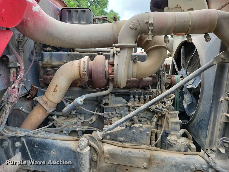 image for item DX7186 1995 Mack RD690S truck cab and chassis