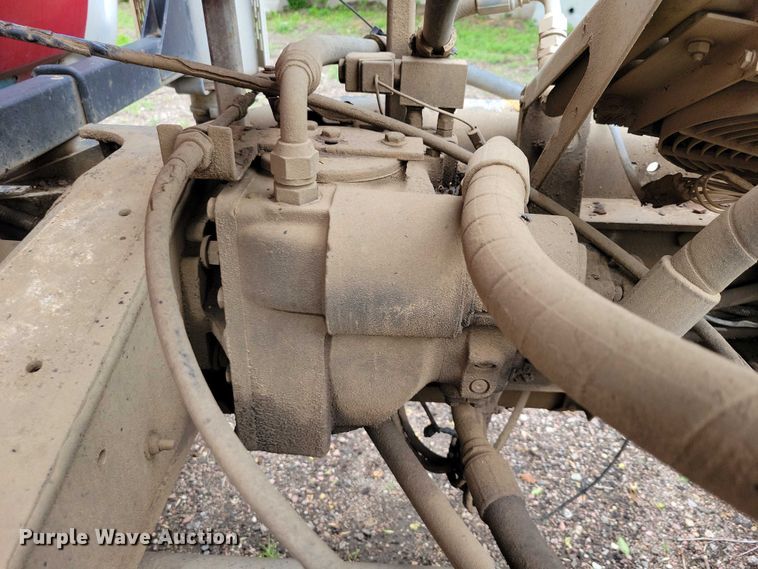 image for item DX7186 1995 Mack RD690S truck cab and chassis