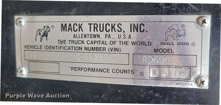 image for item DX7186 1995 Mack RD690S truck cab and chassis