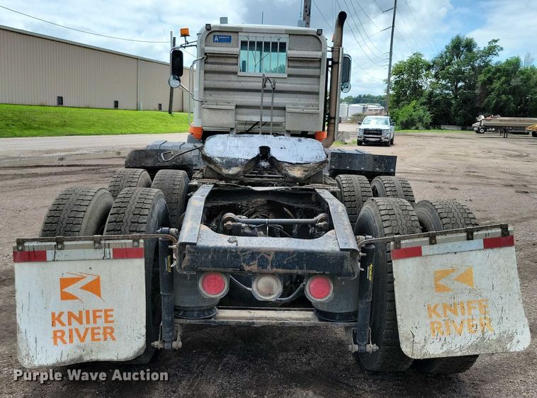 image for item DX7187 2013 Mack Pinnacle 600 semi truck