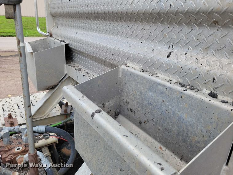 image for item DX7187 2013 Mack Pinnacle 600 semi truck