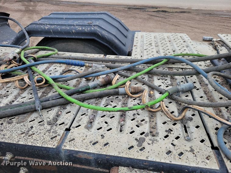 image for item DX7187 2013 Mack Pinnacle 600 semi truck