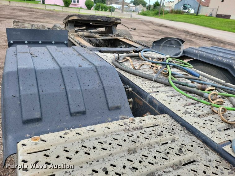 image for item DX7187 2013 Mack Pinnacle 600 semi truck